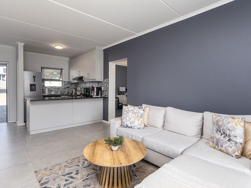 Modern Ground Floor Apartment with garden - Photo 3