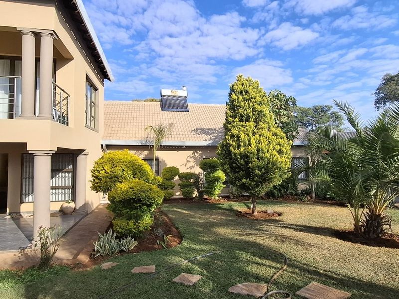 Your Dream Family Home Awaits Stylish, Spacious and Secure - Photo 4
