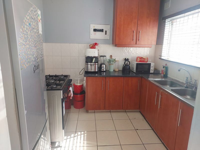 3 BEDROOM COMPLEX FOR SALE IN CENTRAL MALVERN - Photo 9