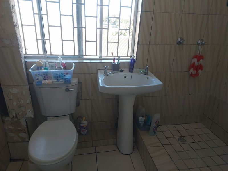 3 BEDROOM COMPLEX FOR SALE IN CENTRAL MALVERN - Photo 8