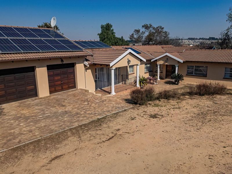 House For Sale in Chartwell, Randburg - Photo 3