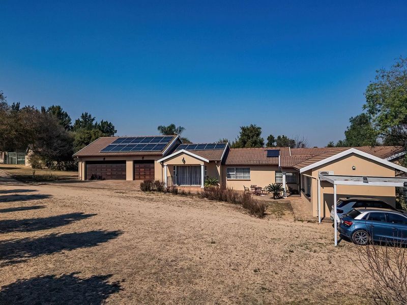 House For Sale in Chartwell, Randburg - Photo 4
