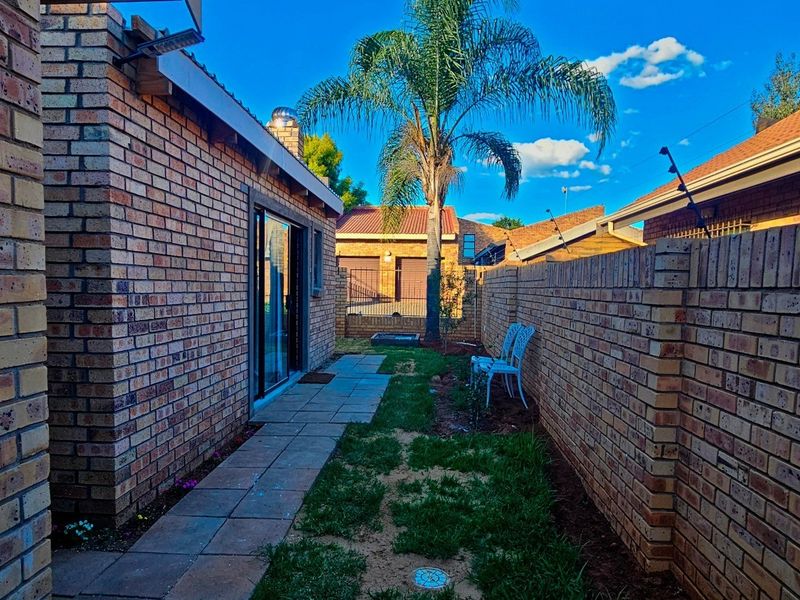 Welcome Home: Space, Comfort, and Endless Possibilities (with a Flat) in Hillcrest, Kimberley - Photo 10