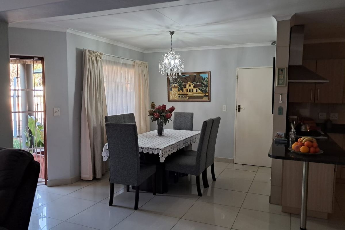Charming Family Home with Beautiful Established Garden - Just 3 km from Kolonnade - Photo 4
