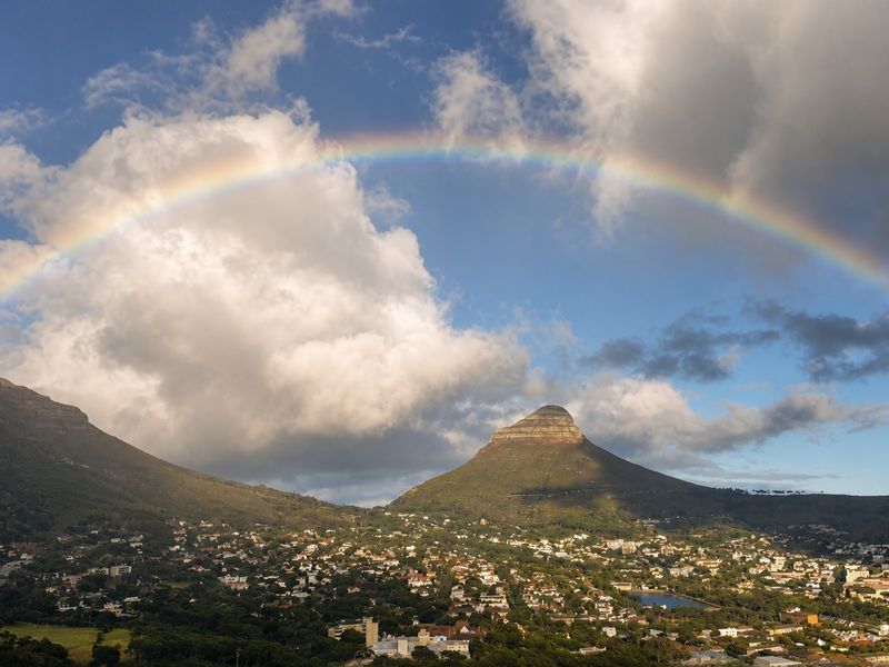 Furnished 2 Bedroom Apartment with Panoramic Views | Vredehoek - Photo 9