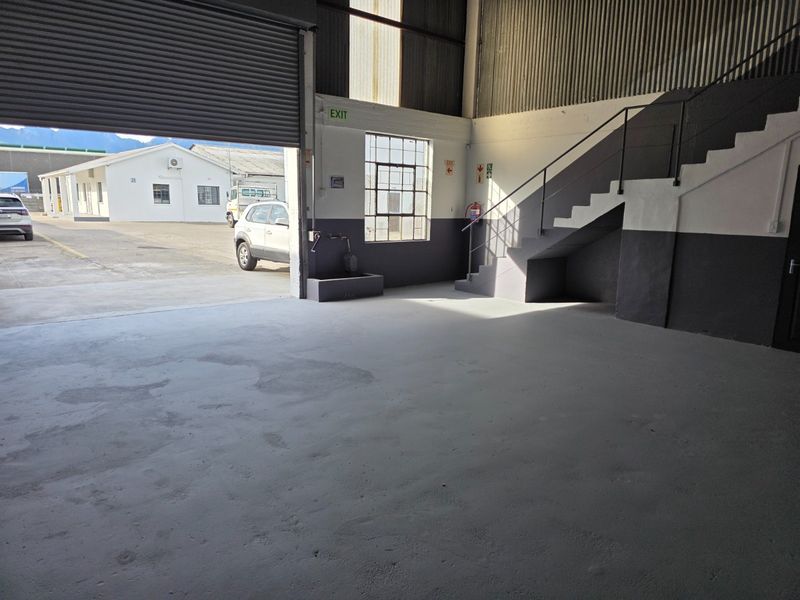 230m2 Warehouse with an Office To Let in Dal Josafat, Paarl - Photo 6