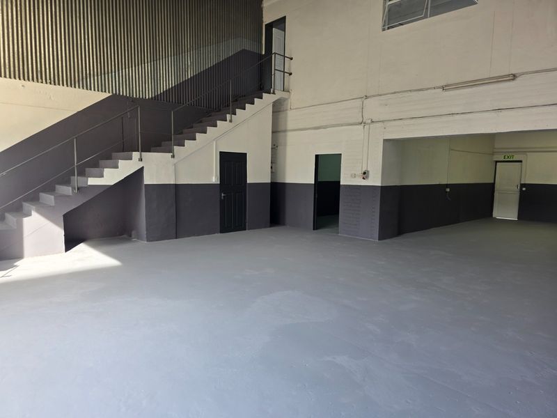 230m2 Warehouse with an Office To Let in Dal Josafat, Paarl - Photo 9