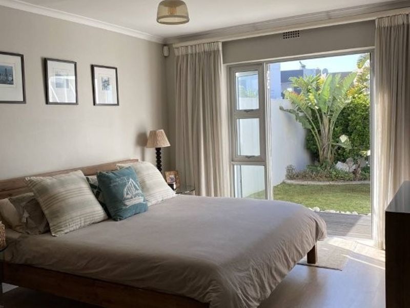 Charming 3-Bedroom Coastal Family Unfurnished Home | Walk to the Beach | Bloubergstrand - Photo 6
