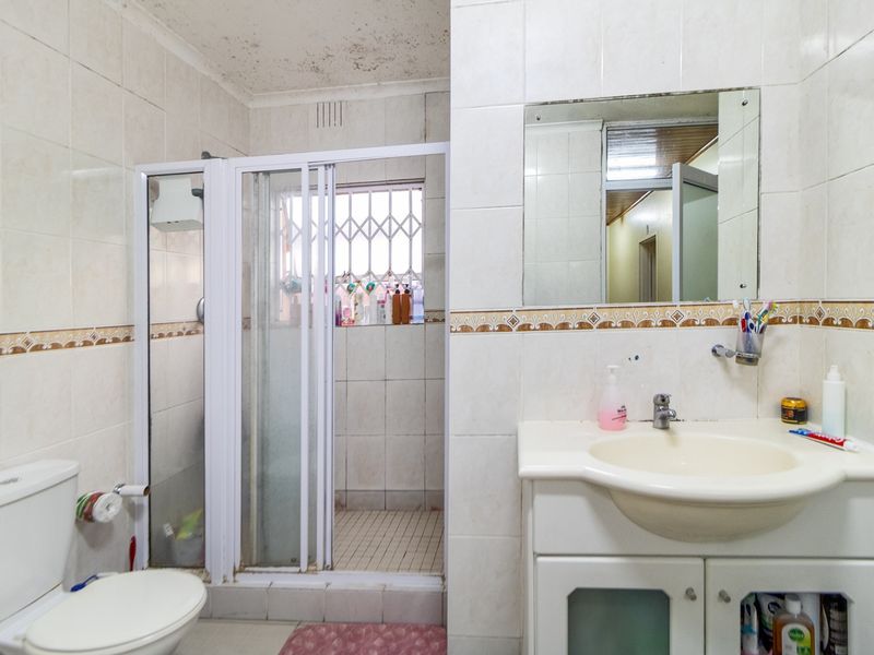 PAROW VALLEY PROPERTY FOR SALE - Photo 4