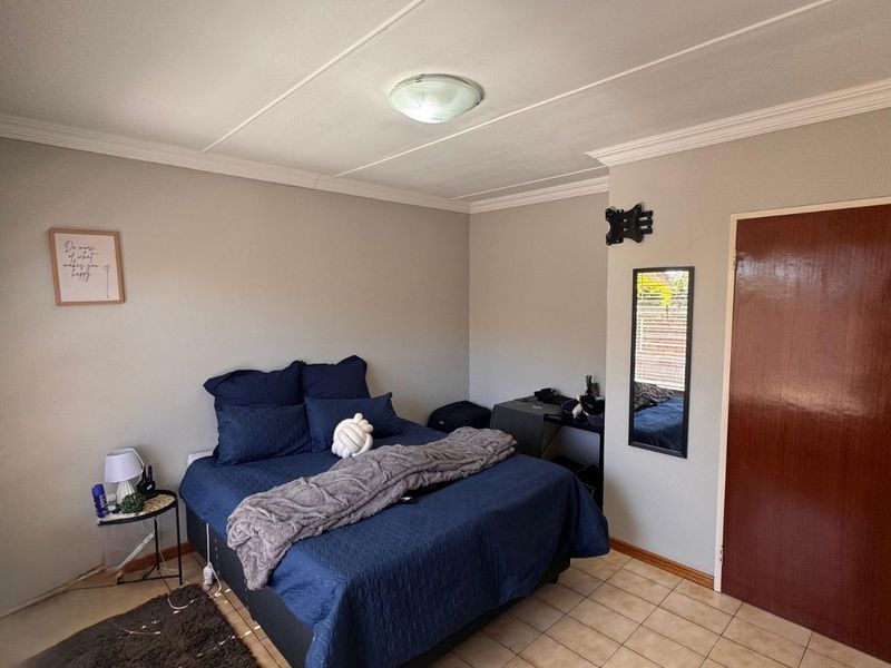 Ideal Townhouse Close to the University - Photo 8