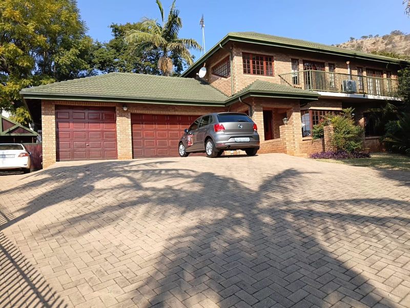 Execuive FamilySanctuary For Sale in Amandasig, Akasia - Photo 1