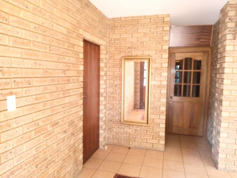 Execuive FamilySanctuary For Sale in Amandasig, Akasia - Photo 3