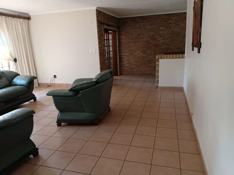 Execuive FamilySanctuary For Sale in Amandasig, Akasia - Photo 9