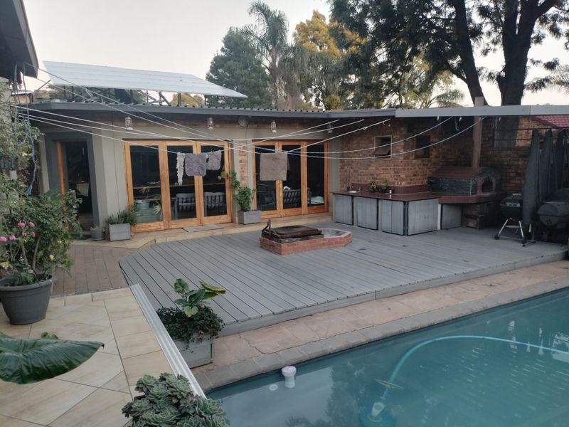 Off the Grid 3beds , 2.5 baths Home for Sale in The Reeds Ext 10, The Reeds, Centurion - Photo 3