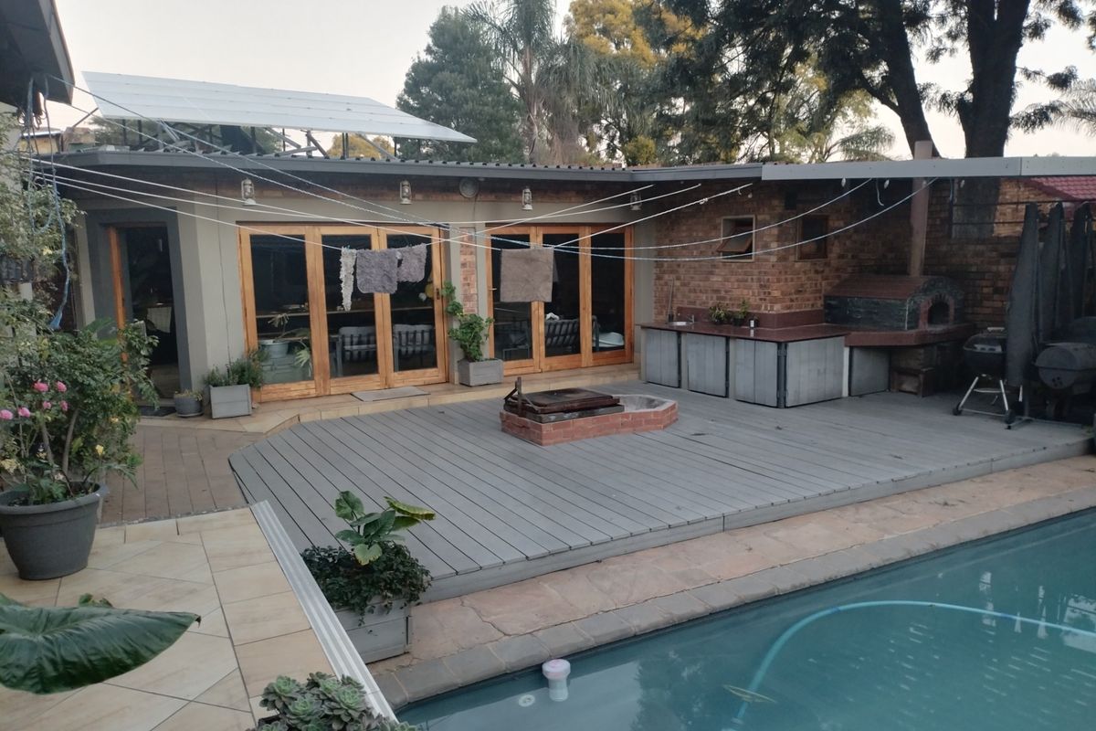 Off the Grid 3beds , 2.5 baths Home for Sale in The Reeds Ext 10, The Reeds, Centurion - Photo 3