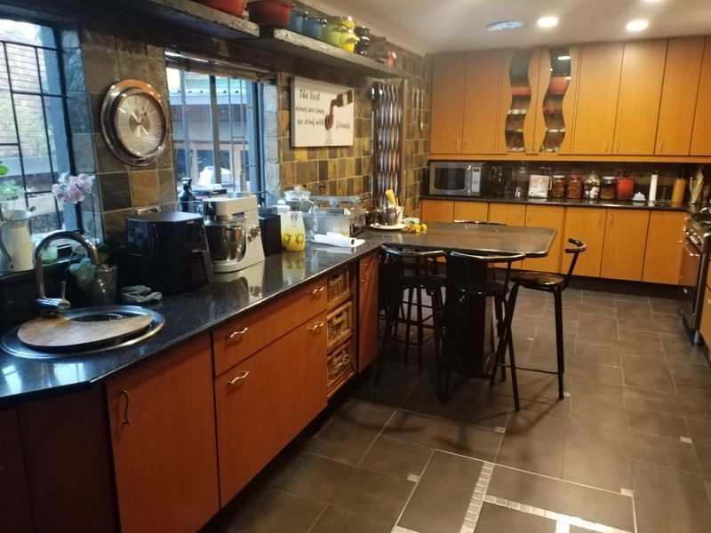 Off the Grid 3beds , 2.5 baths Home for Sale in The Reeds Ext 10, The Reeds, Centurion - Photo 6