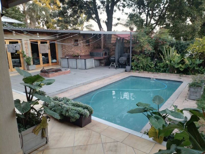 Off the Grid 3beds , 2.5 baths Home for Sale in The Reeds Ext 10, The Reeds, Centurion - Photo 4