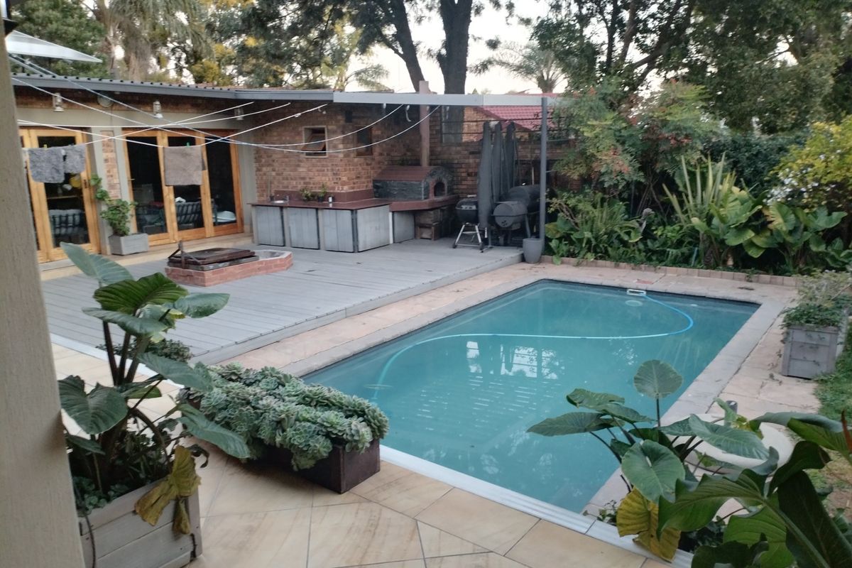 Off the Grid 3beds , 2.5 baths Home for Sale in The Reeds Ext 10, The Reeds, Centurion - Photo 4