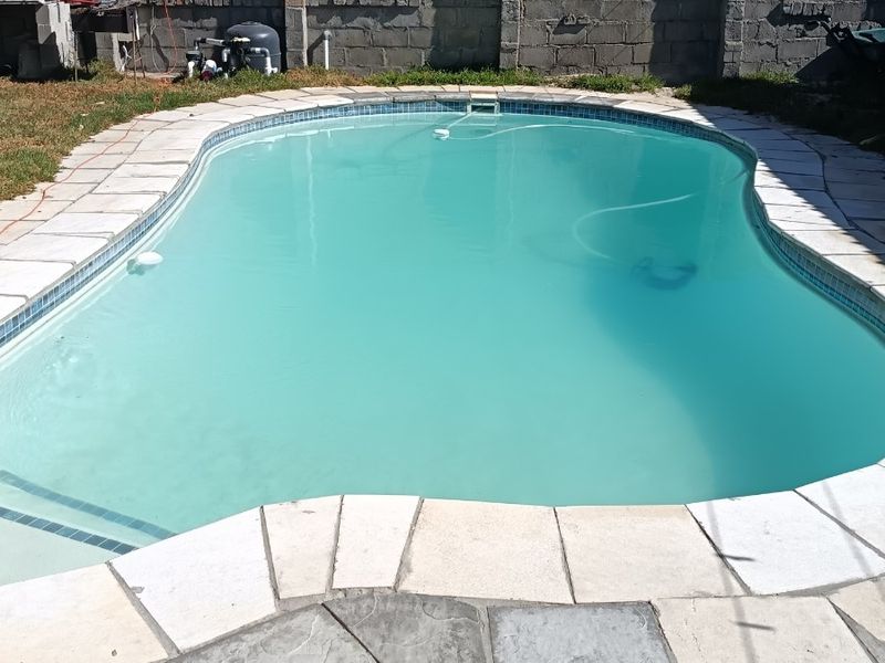 3 BEDROOM HOUSE WITH POOL - Photo 1