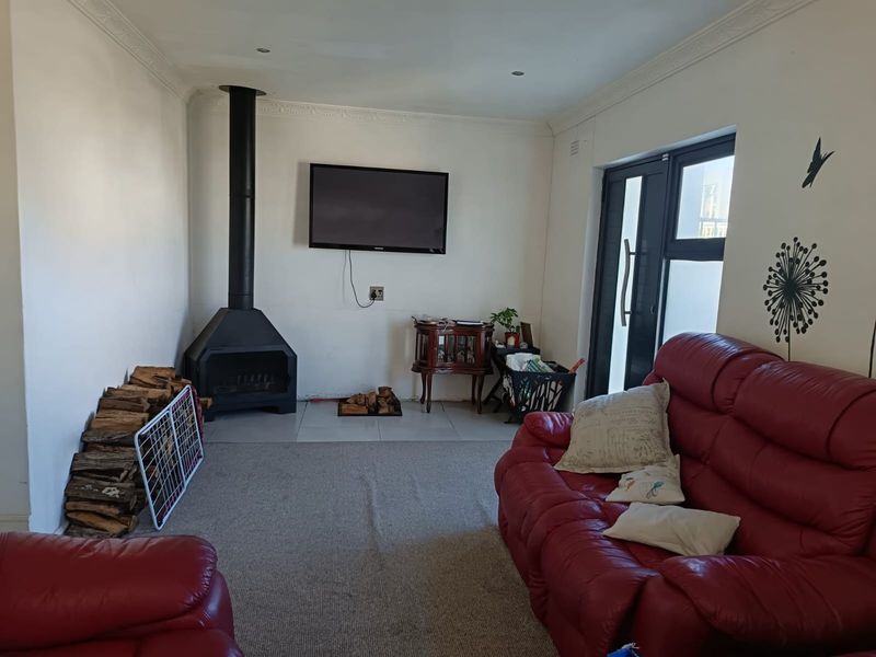 3 BEDROOM HOUSE WITH POOL - Photo 5