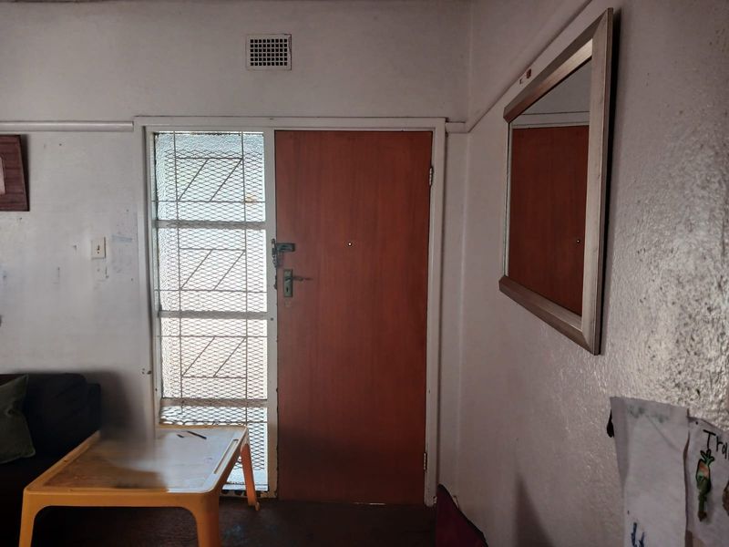 Ideal Starter Home with Great Potential! - Photo 3