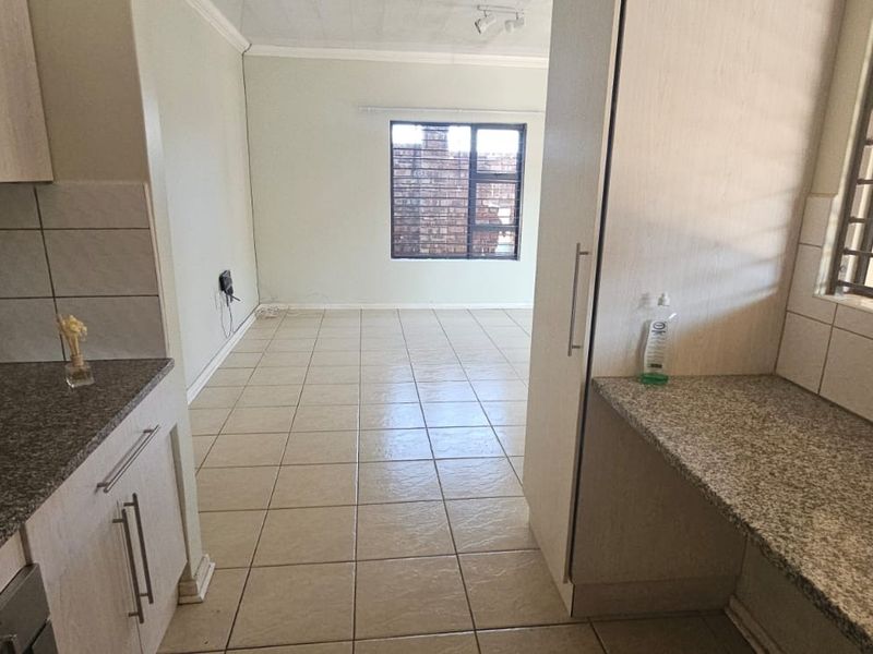 Townhouse To Rent in Warrenton - Photo 7