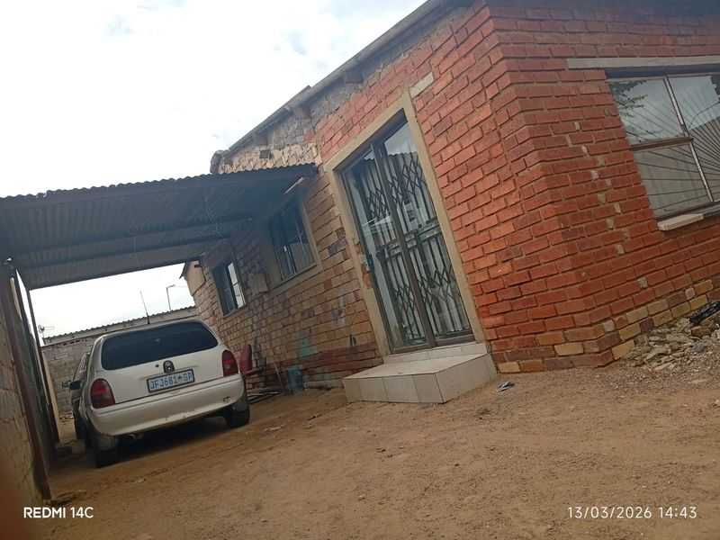 House For Sale in Zola, Soweto - Photo 1