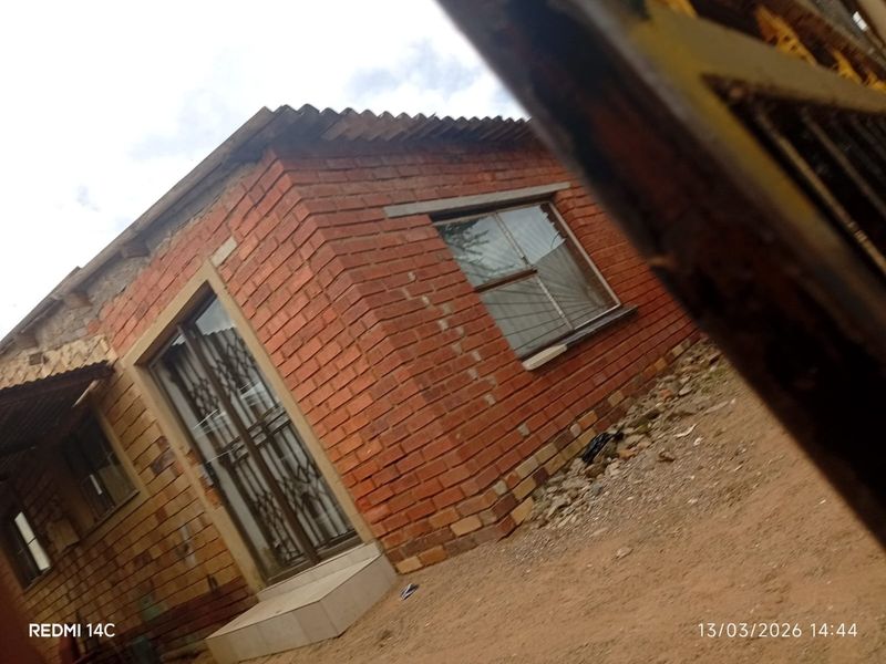 House For Sale in Zola, Soweto - Photo 2