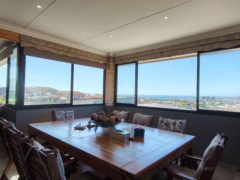 Well maintained family home with flat - Photo 8
