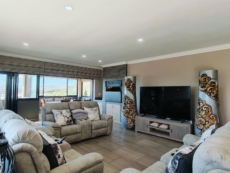 Well maintained family home with flat - Photo 5
