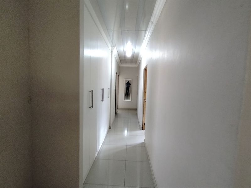 Beautiful house for sale in Panorama, Empangeni - Photo 6