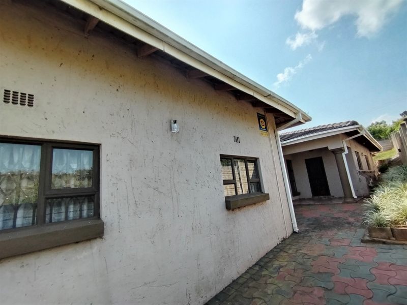 Beautiful house for sale in Panorama, Empangeni - Photo 2