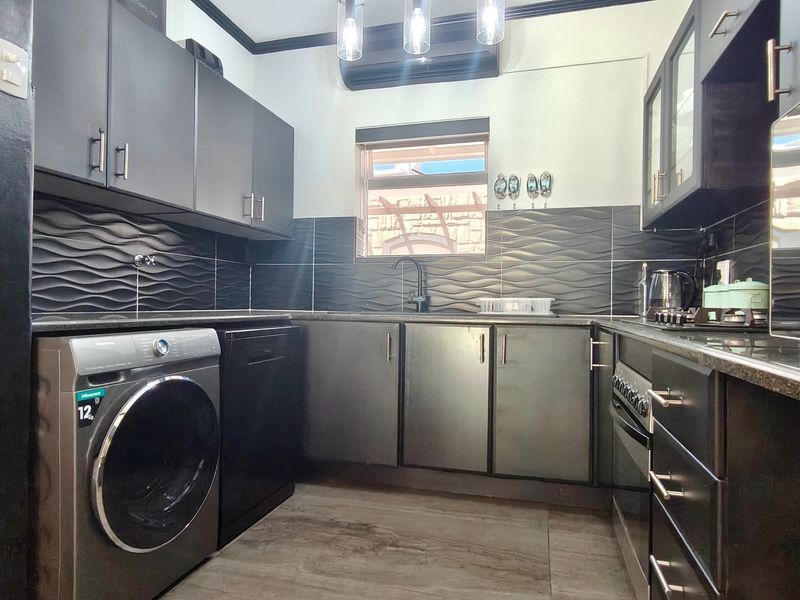 Renovated townhouse awaits in Diaz Beach - Photo 8