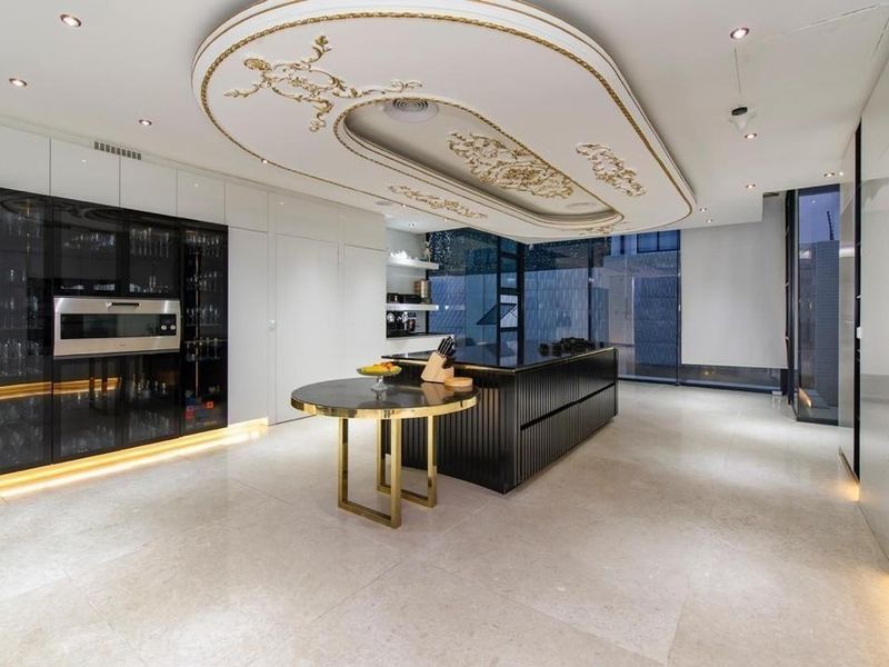 Ultra Modern Luxury At It's Best - Photo 9