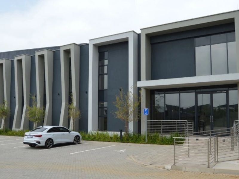 5,618m2 Logistics Warehouse To Let in Centralpoint, Samrand - Photo 1