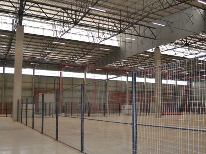 5,618m2 Logistics Warehouse To Let in Centralpoint, Samrand - Photo 3
