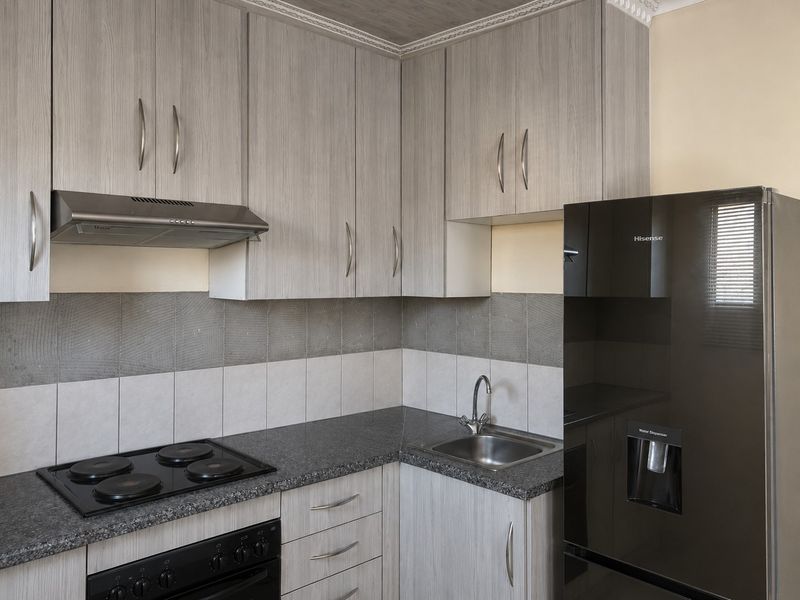 Apartment For Sale in Sylviavale, Vanderbijlpark - Photo 1