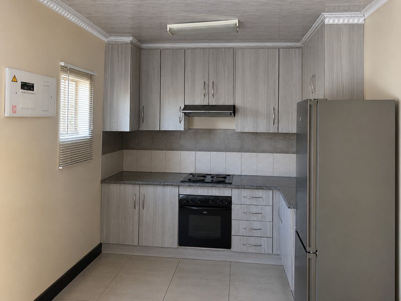 Apartment For Sale in Sylviavale, Vanderbijlpark - Photo 2