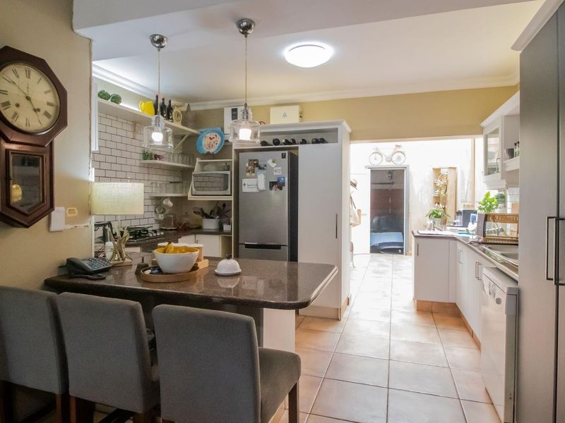 4 bed beachfront Townhouse For Sale in Umhlanga, KwaZulu Natal - Photo 10