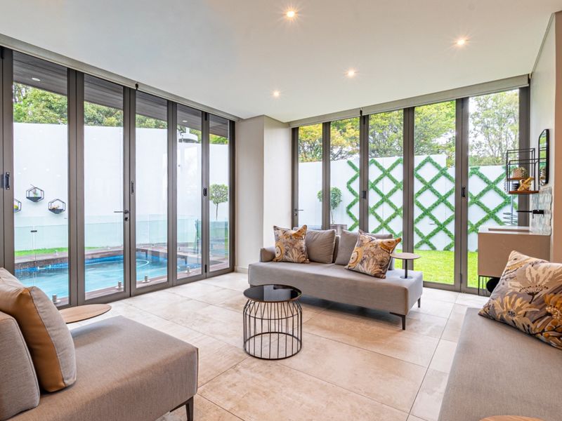 Architectural Excellence | Bespoke Living in the heart of Luxurious Sandown - Photo 1