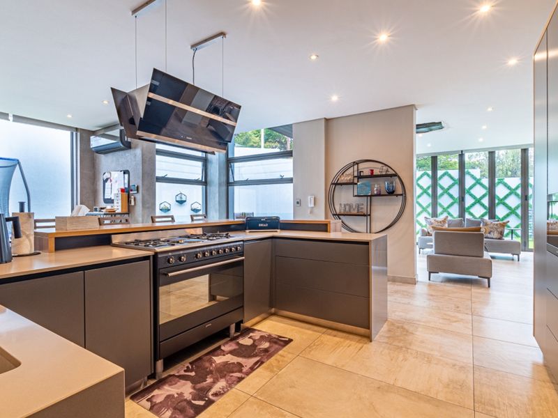Architectural Excellence | Bespoke Living in the heart of Luxurious Sandown - Photo 10