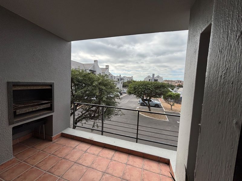 Apartment For Sale in Royal Ascot, Milnerton - Photo 4