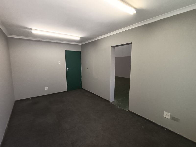 Warehouse To Rent in Durban North, KwaZulu Natal - Photo 3
