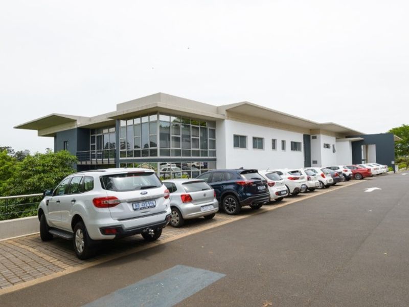 338m2 Ground Floor Office To Let in Umhlanga - Photo 4