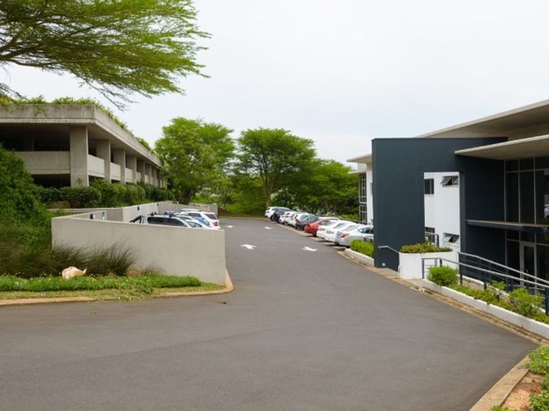 338m2 Ground Floor Office To Let in Umhlanga - Photo 3