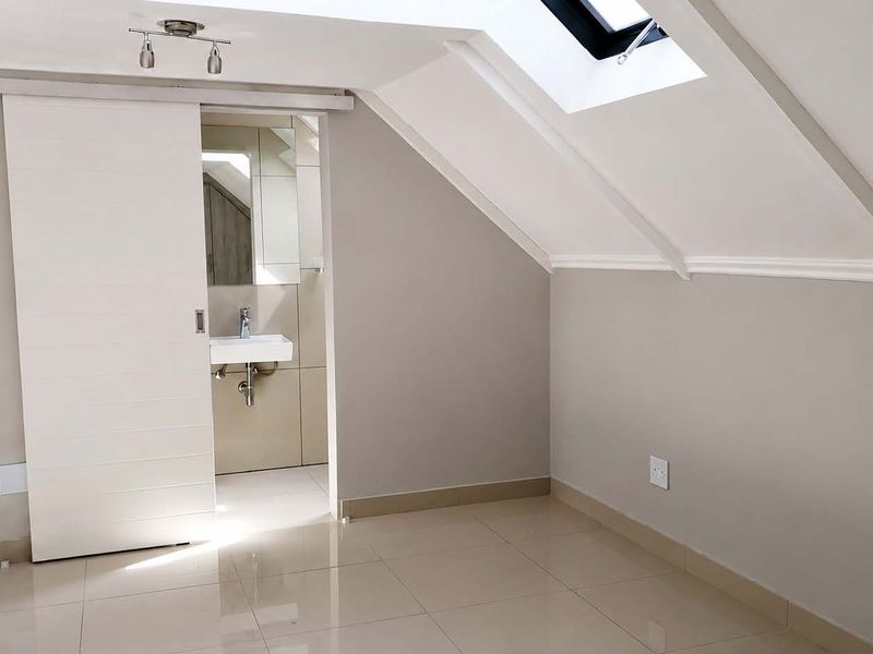 Modern 1 Bedroom Loft Apartment | Izra Towers, Durbanville Central - Photo 10