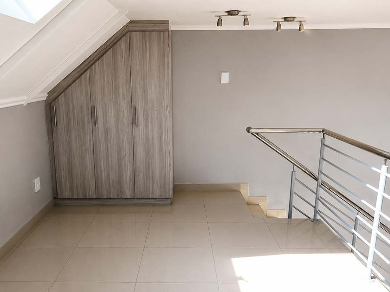 Modern 1 Bedroom Loft Apartment | Izra Towers, Durbanville Central - Photo 9