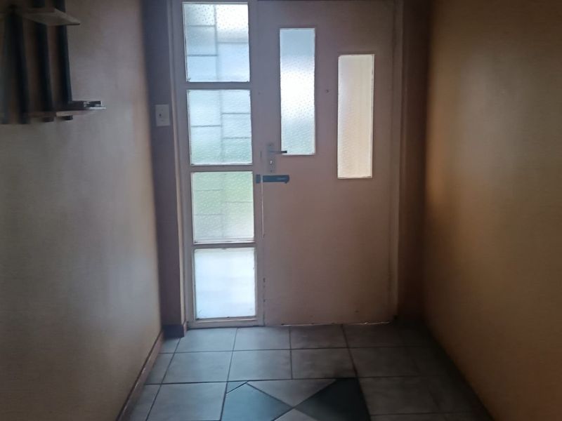3 bedroom House To Rent in Silverton, Pretoria - Photo 4