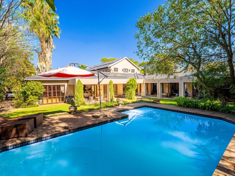 A Home That Entertains Beautifully. A Sanctuary That Feels Effortlessly Yours - Photo 1