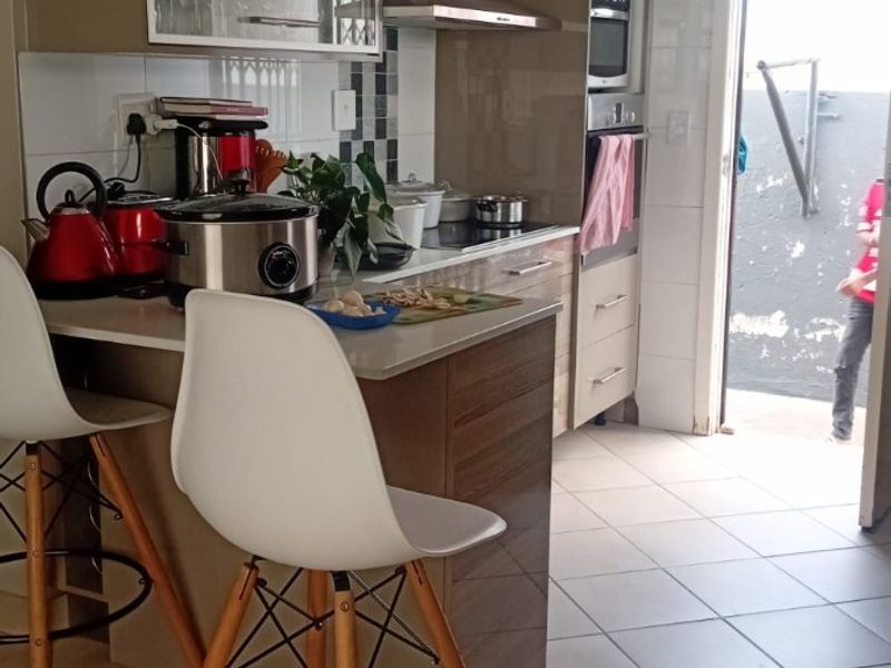 3 bedroom House For Sale in Glenway Estate , Pretoria - Photo 6